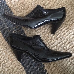 Aquatalia patent leather shootie